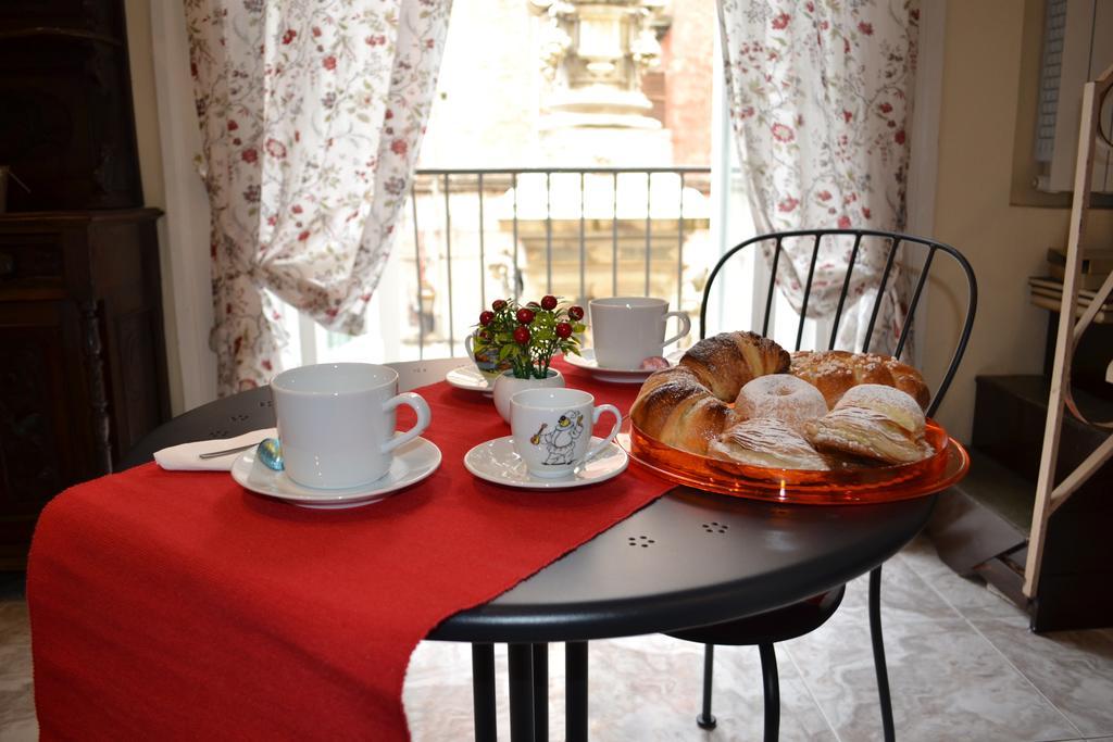 La Cattedrale Bed & Breakfast Napoli Bagian luar foto