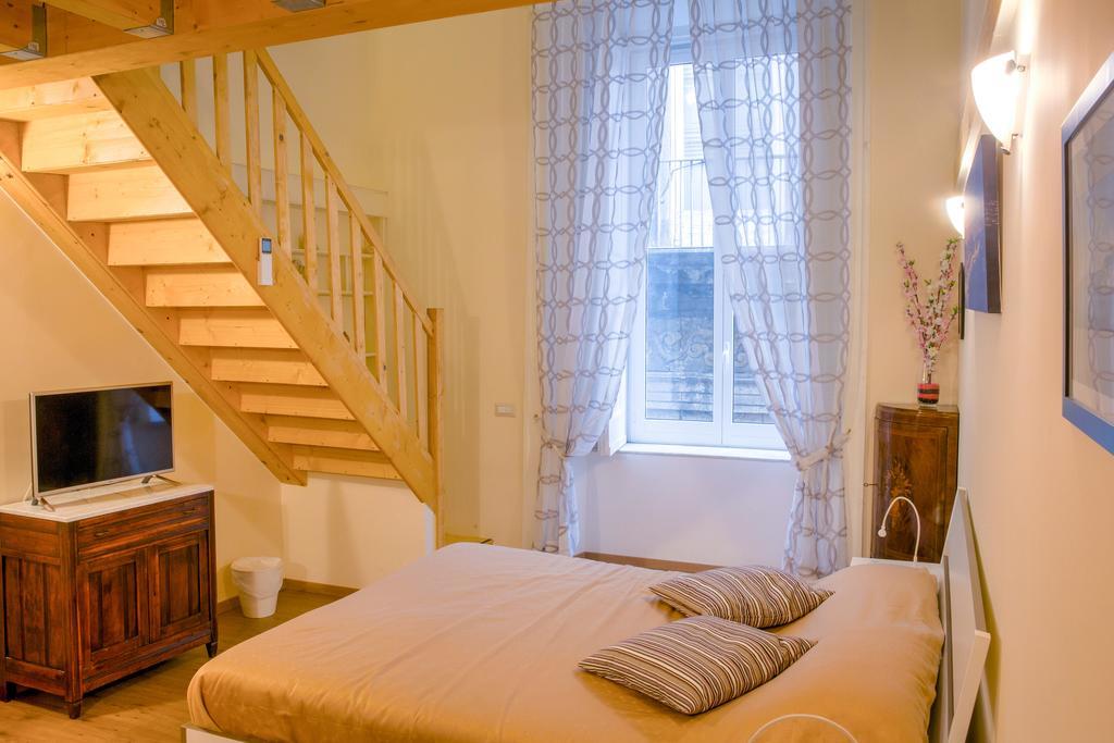 La Cattedrale Bed & Breakfast Napoli Bagian luar foto
