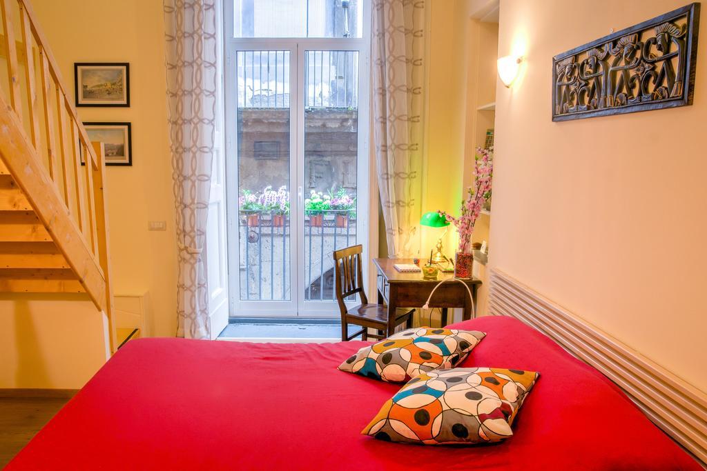 La Cattedrale Bed & Breakfast Napoli Bagian luar foto